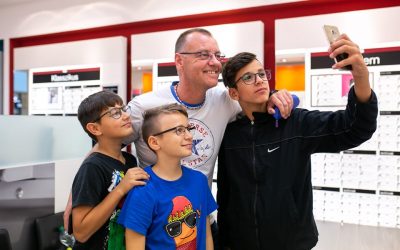 Megérkeztek a szemüvegek!